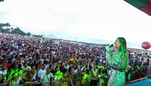 GRANDES SHOWS, PIROTECNIA E HOMENAGEM MARCAM VIRADA DO ANO EM ILHÉUS