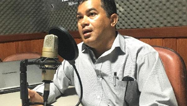 "VAGAS TEM, O QUE FALTA É QUALIFICAÇÃO" DIZ PROFESSOR REINALDO SOARES