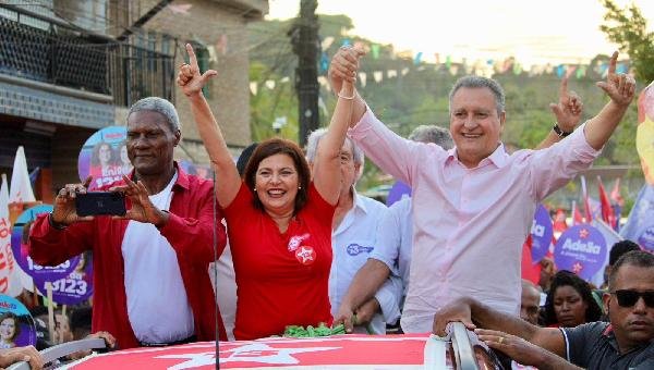 RUI COSTA E ADÉLIA FAZEM GRANDE CAMINHADA DA VITÓRIA NO CENTRO DE ILHÉUS NESTA SEXTA-FEIRA (04)