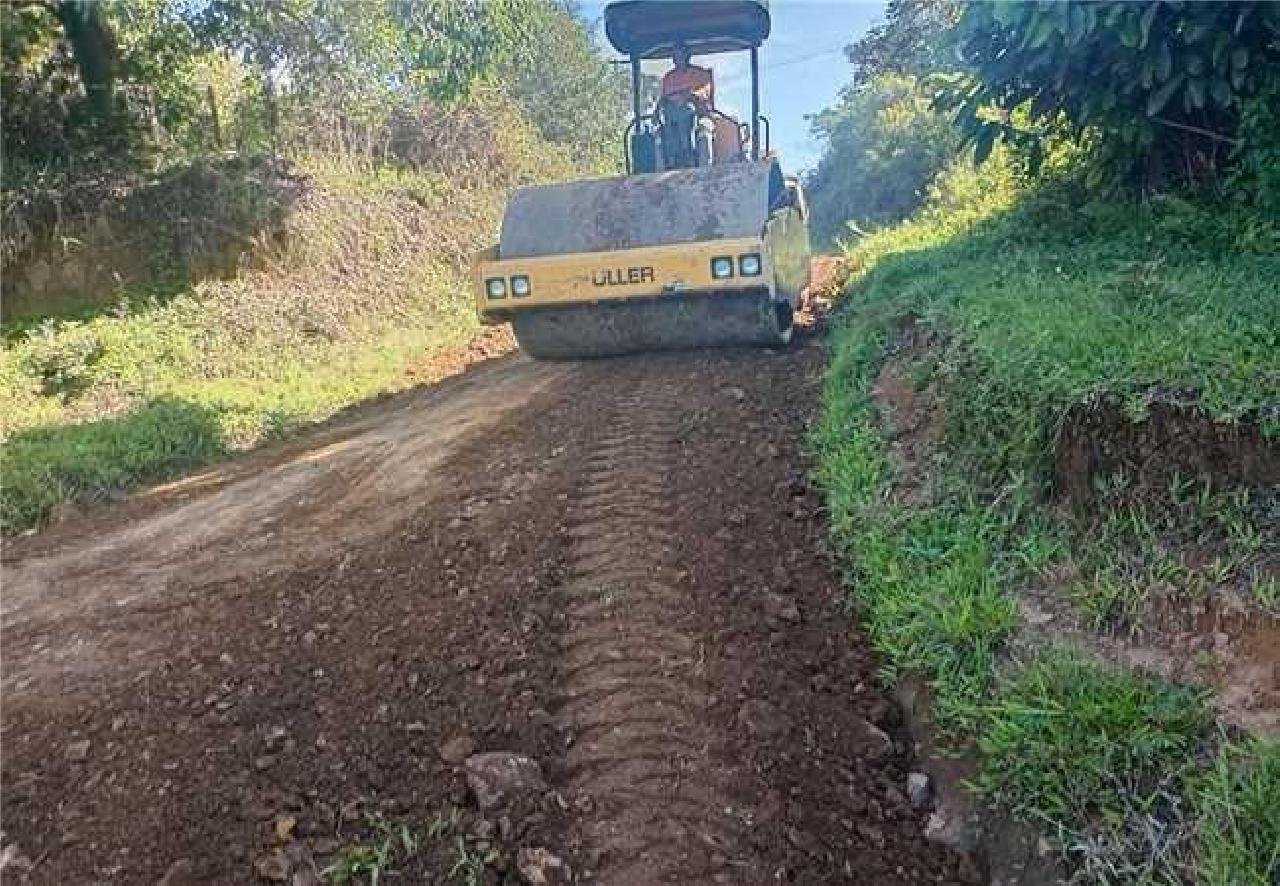 PREFEITURA DE ILHÉUS TRABALHA NA RECUPERAÇÃO DAS ESTRADAS VICINAIS