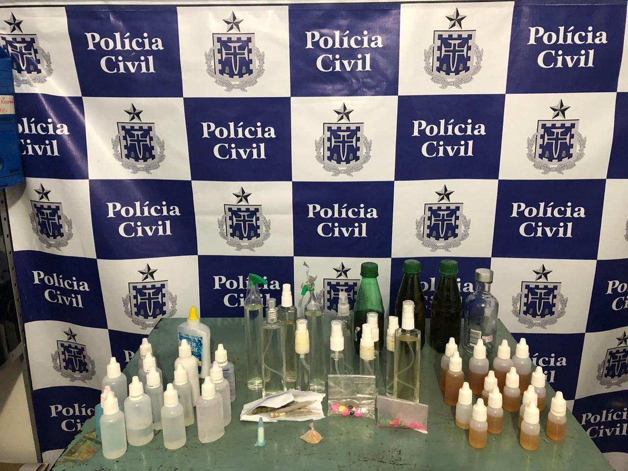 IBICUÍ: CASAL É PRESO TRAFICANDO DROGAS EM BANHEIRO QUÍMICO DE FESTA