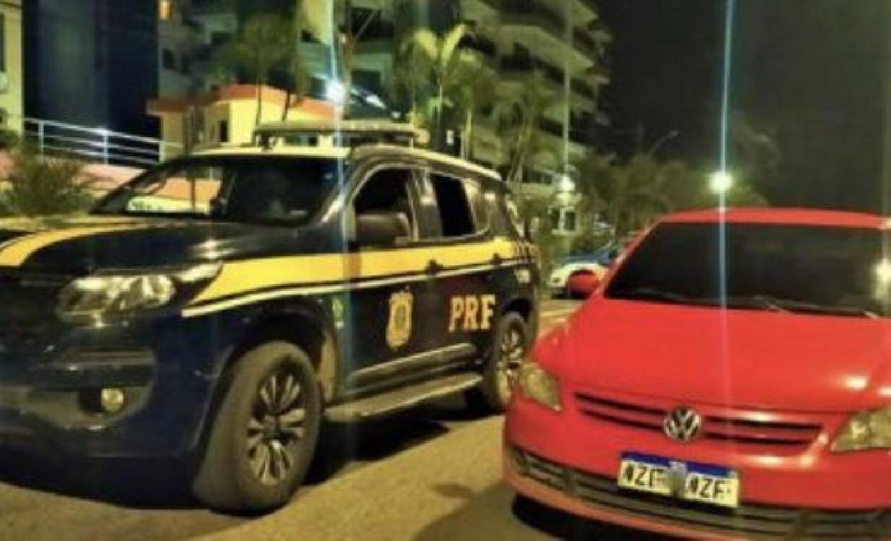 ILHÉUS: MEMBRO DE FACÇÃO CRIMINOSA  É PRESO COM CARRO ROUBADO NA BR 415