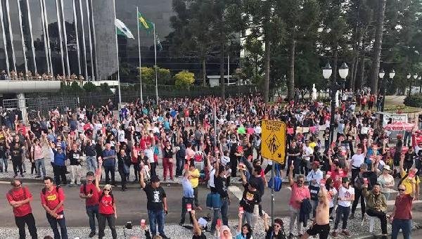 PROFESSORES DA REDE ESTADUAL DA BAHIA PARALISAM ATIVIDADES