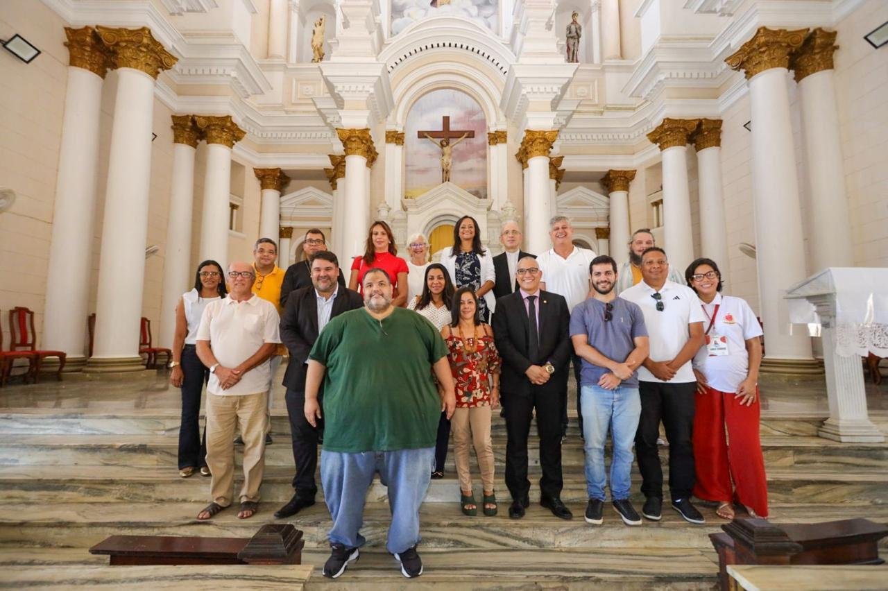 LIDERANÇAS SE REÚNEM PARA DISCUTIR REFORMA DA CATEDRAL DE SÃO SEBASTIÃO EM ILHÉUS