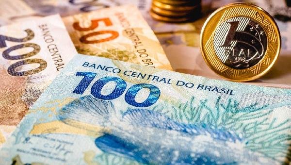 COM REAJUSTE DE 6,97%, SALÁRIO MÍNIMO CHEGA A R$ 1.412 EM 2024