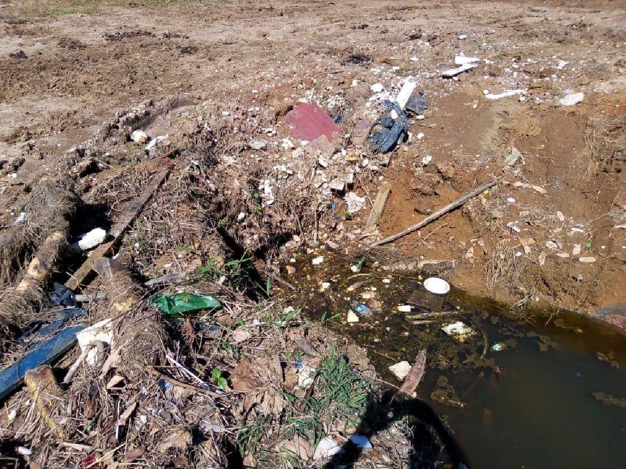 ILHÉUS : MORADORES DA ZONA SUL TEM CASAS INVADIDAS PELA ÁGUA POR FALTA DE DRENAGEM ADEQUADA