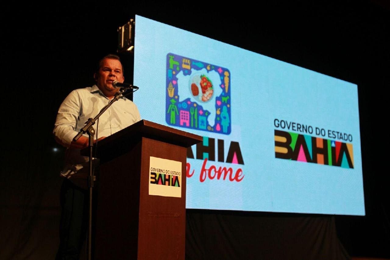 GOVERNADOR EM EXERCÍCIO APRESENTA PROGRAMA BAHIA SEM FOME EM ITABUNA