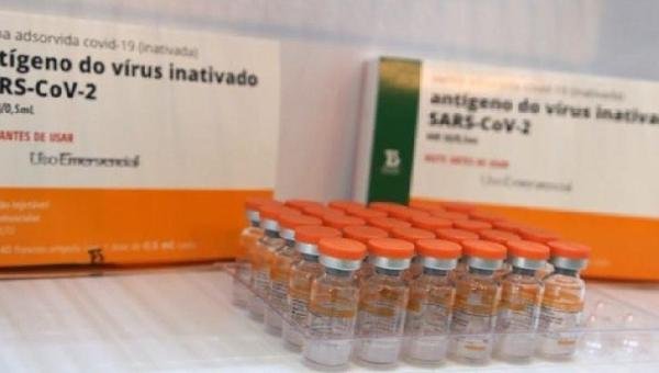 MAIS DE 4 MIL BAIANOS RECEBERAM DOSES DE CORONAVAC DE LOTES INTERDITADOS 