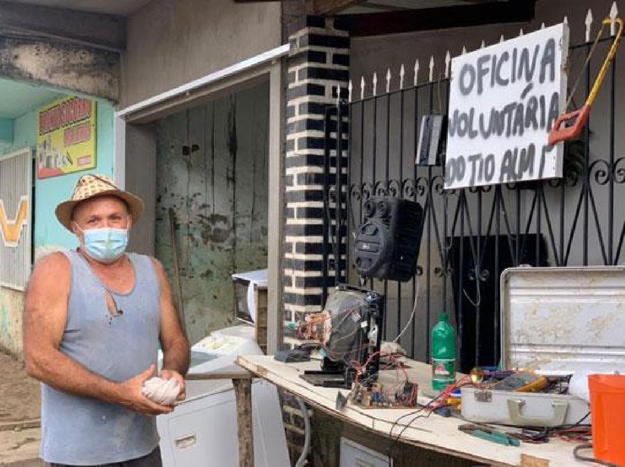  SOLIDARIEDADE: OFICINA VOLUNTÁRIA É CRIADA PARA AJUDAR PESSOAS ATINGIDAS PELAS CHUVAS EM CIDADE DA BAHIA