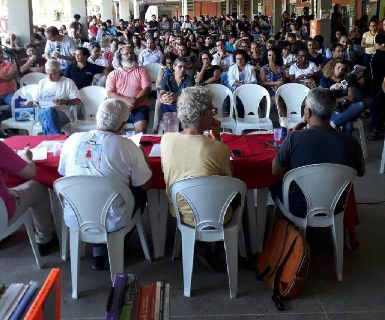 PROFESSORES DA UESC MANTÊM ESTADO DE GREVE E AGUARDAM RESPOSTA EFETIVA À PAUTA DE REIVINDICAÇÃO