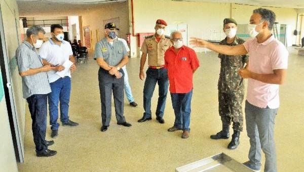 GABINETE DE CRISE VISITA CENTRO DE ATENDIMENTO AO COVID-19 DE ILHÉUS