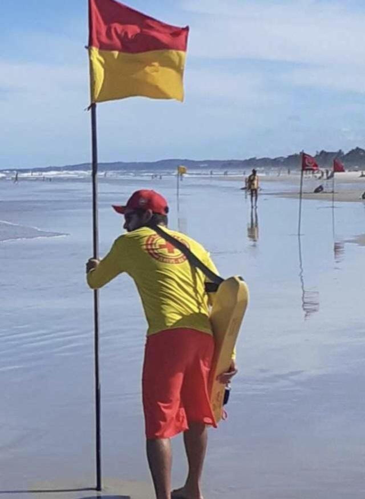 FERIADÃO DE PÁSCOA: SALVA-VIDAS REFORÇAM SEGURANÇA NAS PRAIAS; CONFIRA OS PONTOS