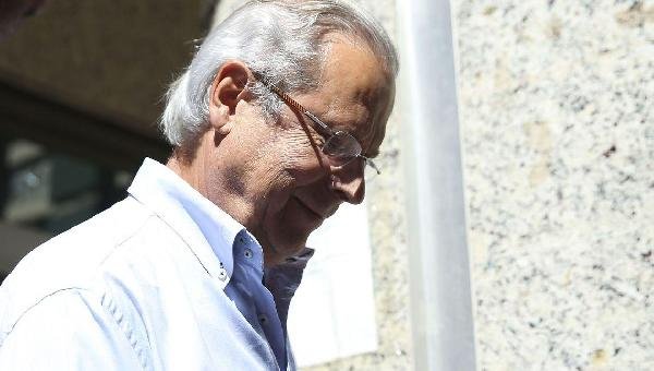 DIRCEU SE APRESENTA À PF EM CURITIBA PARA CUMPRIR PENA NA LAVA JATO