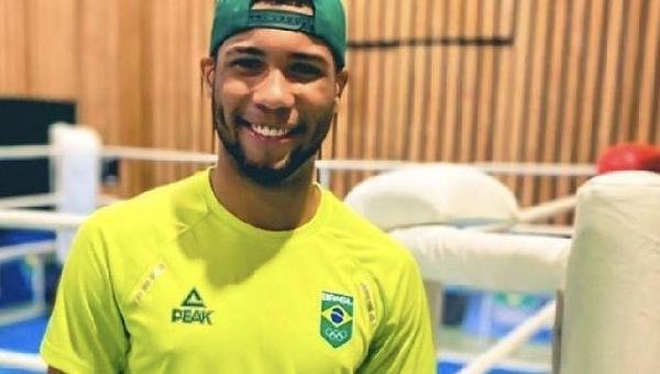  BAIANO HEBERT CONCEIÇÃO VAI ÀS QUARTAS DE FINAL NO BOXE