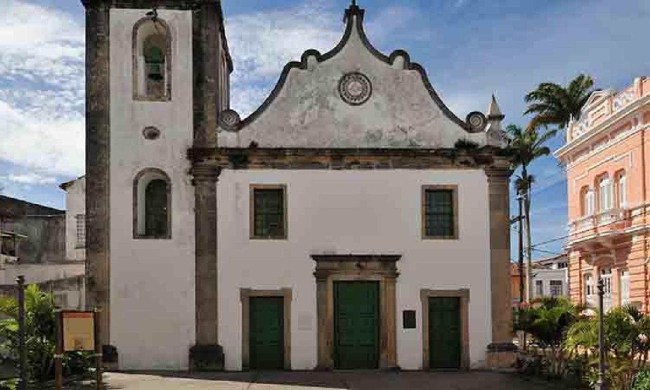 PREFEITO GARANTE PARCERIA  NA RESTAURAÇÃO DA IGREJA SÃO JORGE