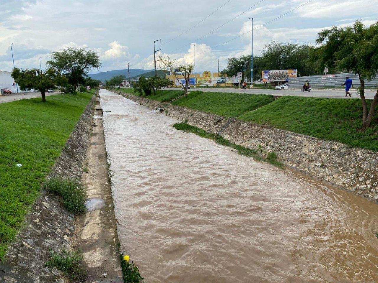 VITÓRIA DA CONQUISTA E JEQUIÉ REGISTRAM FORTES CHUVAS NESTA QUARTA (14)