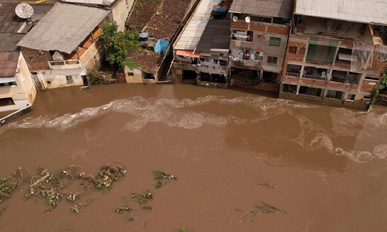 HOMEM TENTA ATRAVESSAR ENXURRADA E MORRE AFOGADO EM ILHÉUS