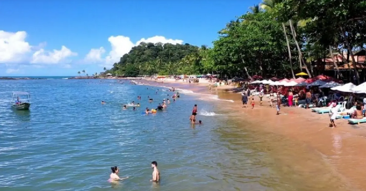  PREFEITURA DE ITACARÉ PROÍBE CAIXAS DE SOM, CHURRASCO E ACAMPAMENTOS NAS PRAIAS COM MULTA DE ATÉ R$ 20 MIL