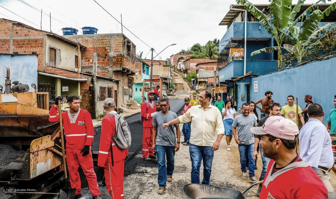 PREFEITO DE ILHÉUS VISTORIA OBRAS DE ASFALTAMENTO NO NOSSA SENHORA DA VITÓRIA