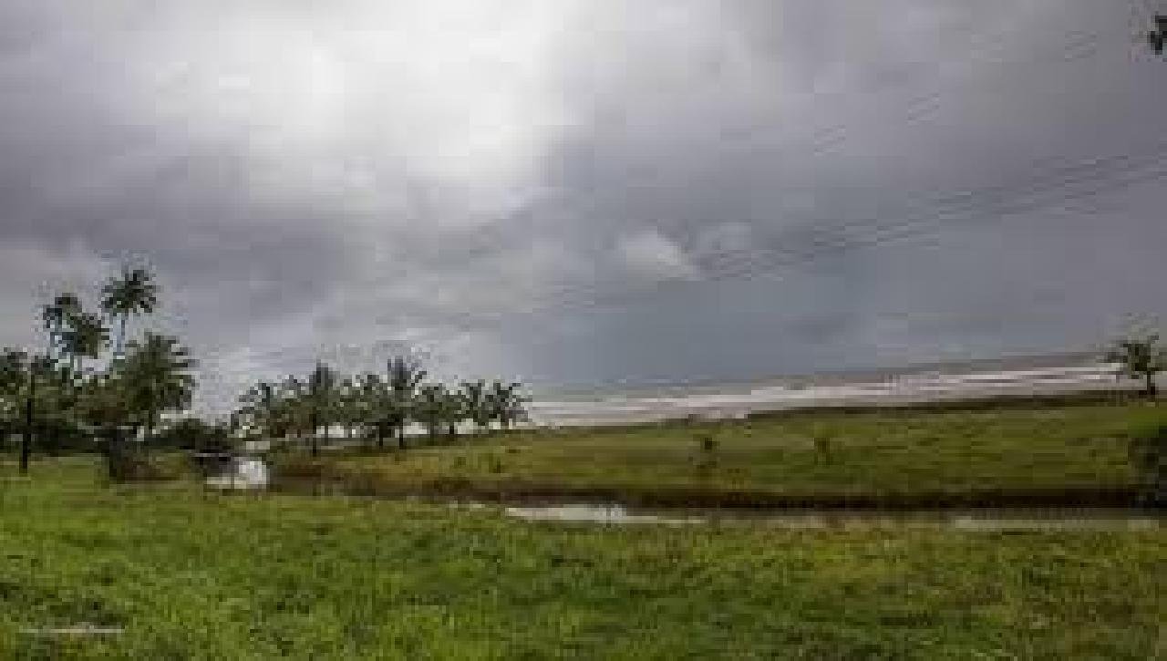 CICLONE PERDE FORÇA E CHUVA DIMINUI NESTA SEGUNDA NO LITORAL SUL DA BAHIA