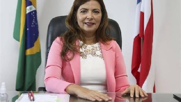 ADÉLIA PINHEIRO DISSE QUE ESTÁ À DISPOSIÇÃO PARA SER CANDIDATA A PREFEITA DE ILHÉUS 