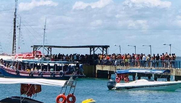 AGLOMERAÇÃO DE TURISTAS É REGISTRADA NO TERMINAL MARÍTIMO DO DISTRITO DE BARRA GRANDE, EM MARAÚ