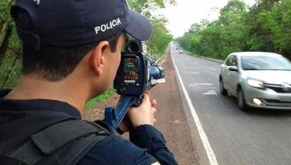 BOLSONARO DETERMINA SUSPENSÃO DO USO DE RADARES MÓVEIS EM RODOVIAS FEDERAIS