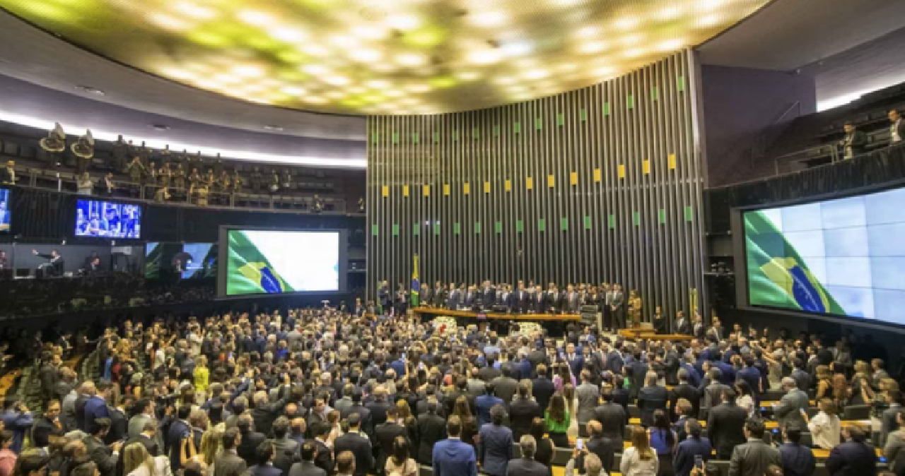 PL DO ABORTO DEVE ENCALHAR NO CONGRESSO APÓS PROTESTOS E REJEIÇÃO