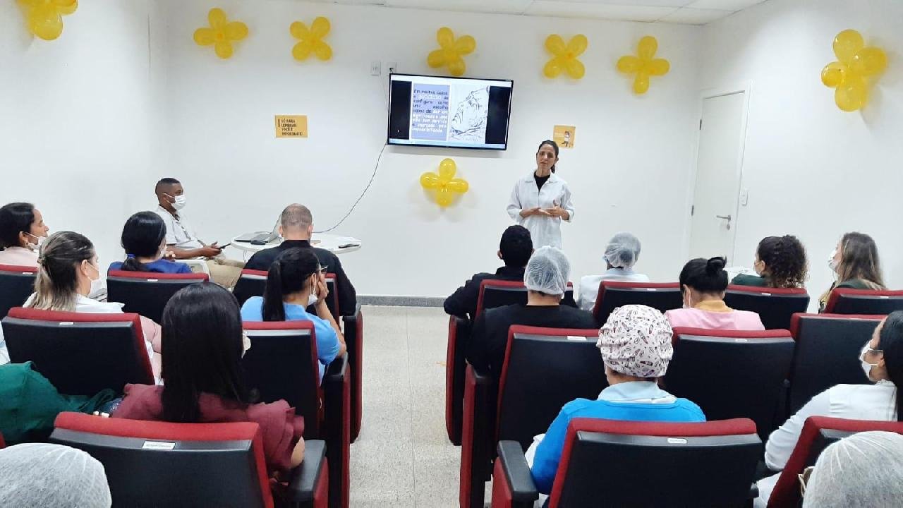 HOSPITAL COSTA DO CACAU PROMOVE PALESTRA DE PREVENÇÃO AO SUICÍDIO EM REFERÊNCIA AO SETEMBRO AMARELO