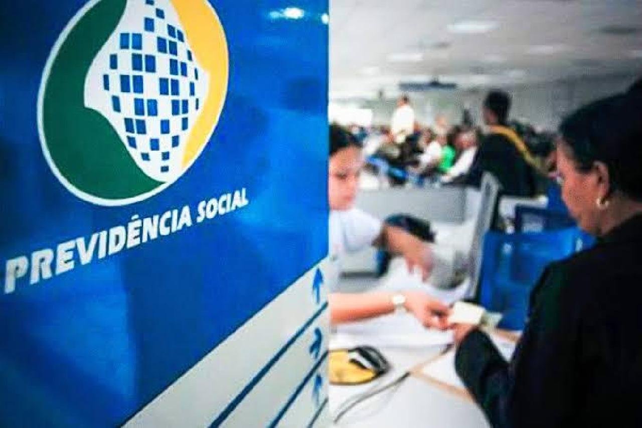 JUSTIÇA SUSPENDE RETORNO DE MÉDICOS PERITOS A ATENDIMENTO PRESENCIAL NO INSS