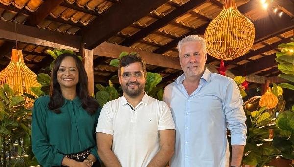 VALDERICO JR. APRESENTA FUTURO SECRETÁRIO MAURÍCIO TAVARES A REPRESENTANTES DO TURISMO EM ILHÉUS