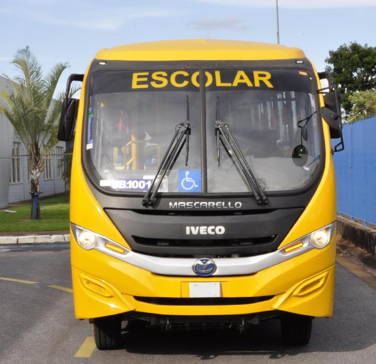 ILHÉUS RECEBE ÔNIBUS ESCOLAR RURAL DOADO PELO ESTADO 