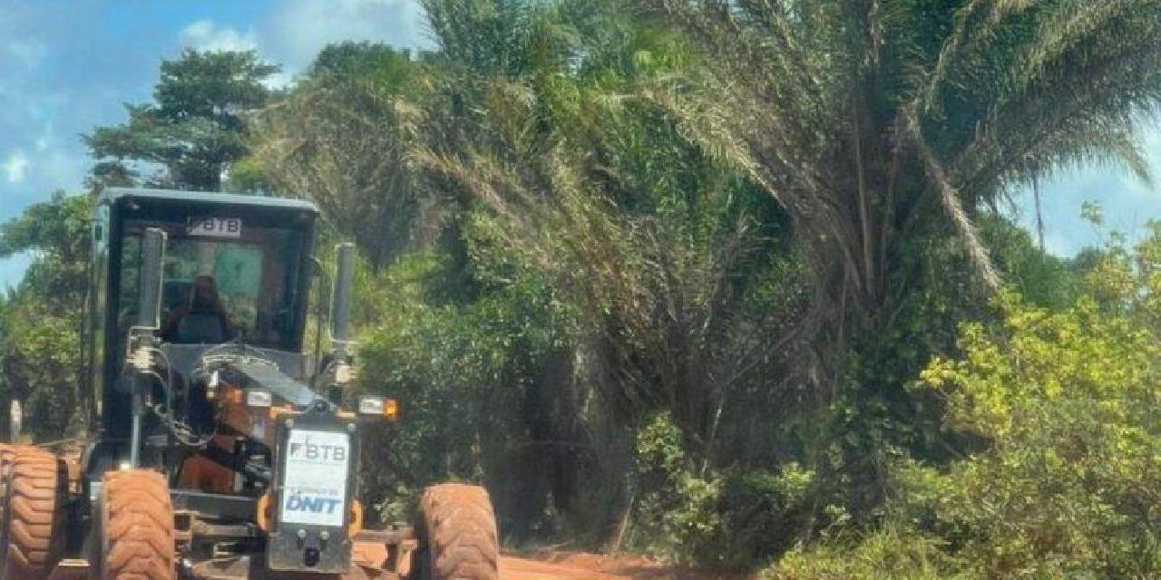 APÓS CHUVAS, DNIT RETORNA COM MANUTENÇÃO DA BR-030 NA PENÍNSULA DE MARAÚ