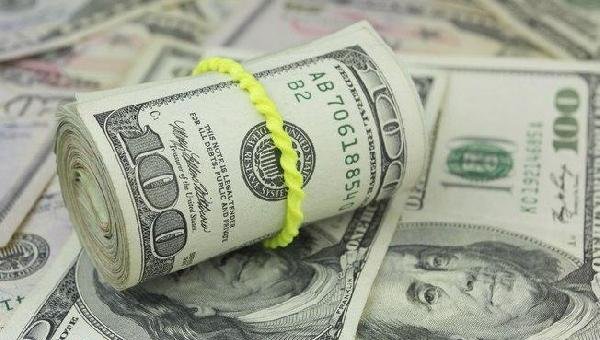 DÓLAR CHEGA A R$ 5 PELA PRIMEIRA VEZ NA HISTÓRIA