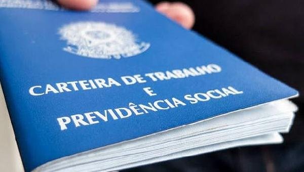 UM EM CADA QUATRO DESEMPREGADOS PROCURA TRABALHO HÁ PELO MENOS 2 ANOS