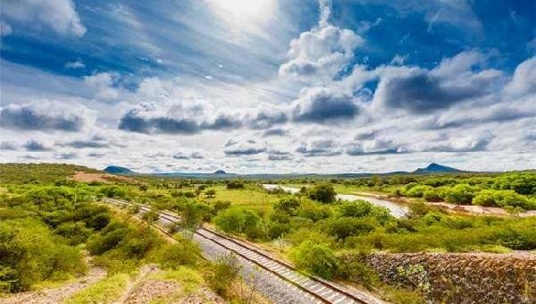 COM CERCA DE 70% DE MÃO DE OBRA LOCAL, CONSTRUÇÃO DA FIOL E DO PORTO SUL AVANÇAM EM ILHÉUS