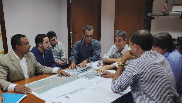 PREFEITURA E SIT DISCUTEM OBRAS DO EIXO VIÁRIO DA NOVA PONTE E SEU ENTORNO