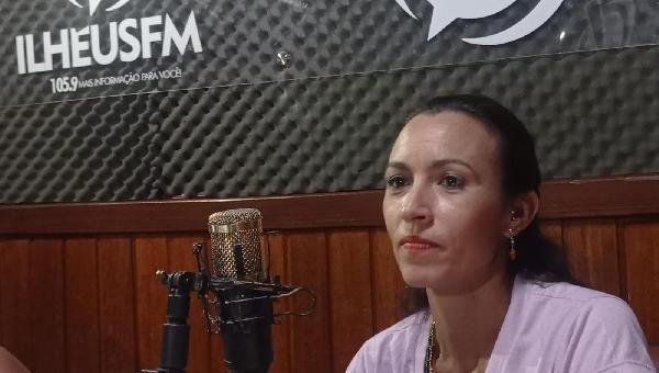 "É NECESSÁRIO QUE HOMENS E JOVENS TAMBÉM PARTICIPEM DO MOVIMENTO PARA ACABAR COM O MACHISMO" DISSE CRIS CALABRARO, DA UMB