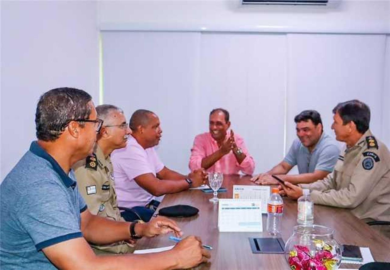 SEGURANÇA PÚBLICA É PAUTA DE REUNIÃO ENTRE PREFEITO MÁRIO ALEXANDRE E POLÍCIA MILITAR DA BAHIA