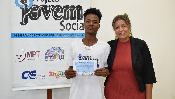 PROJETO JOVEM SOCIAL QUALIFICA 57 JOVENS EM ILHÉUS