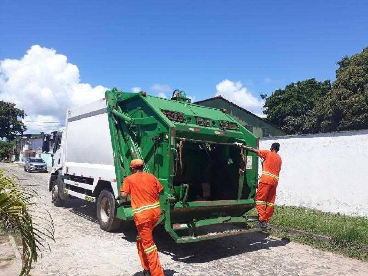 PREFEITURA INFORMA HORÁRIOS DE COLETA DE LIXO NO COMÉRCIO E CENTRO DE ILHÉUS